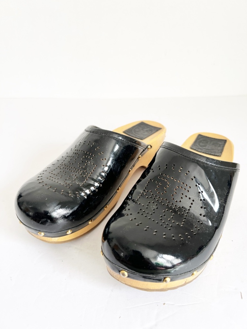 SZ 6.5 Tory Burch Black Patent Leather Clogs Wooden Heel Women's Slip-On Mules